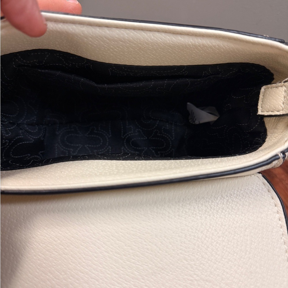 True Religion Horseshoe Buckle Crossbody Bag. - Picture 15 of 15